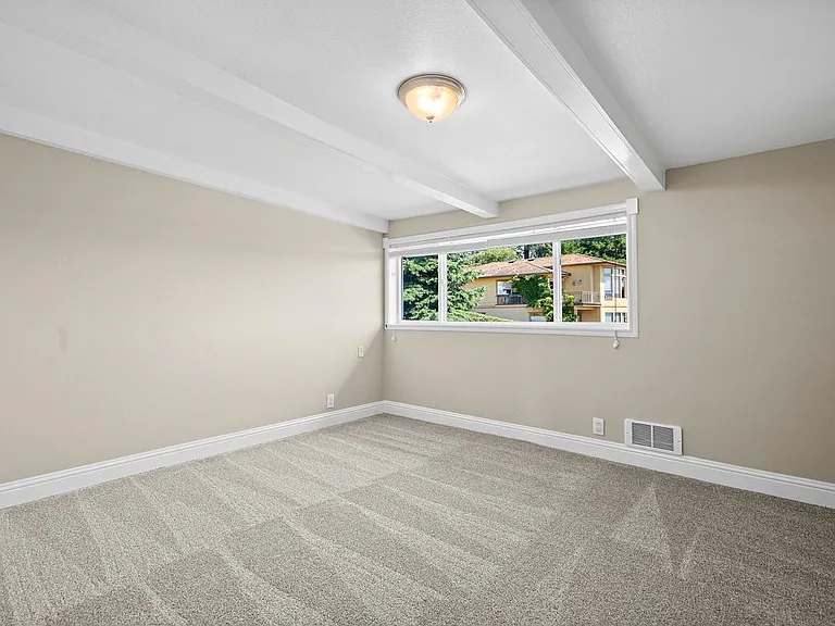 10924 81st Pl NE #A — Photo 15