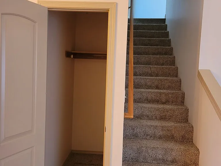 412 Alexander St NE — Photo 12
