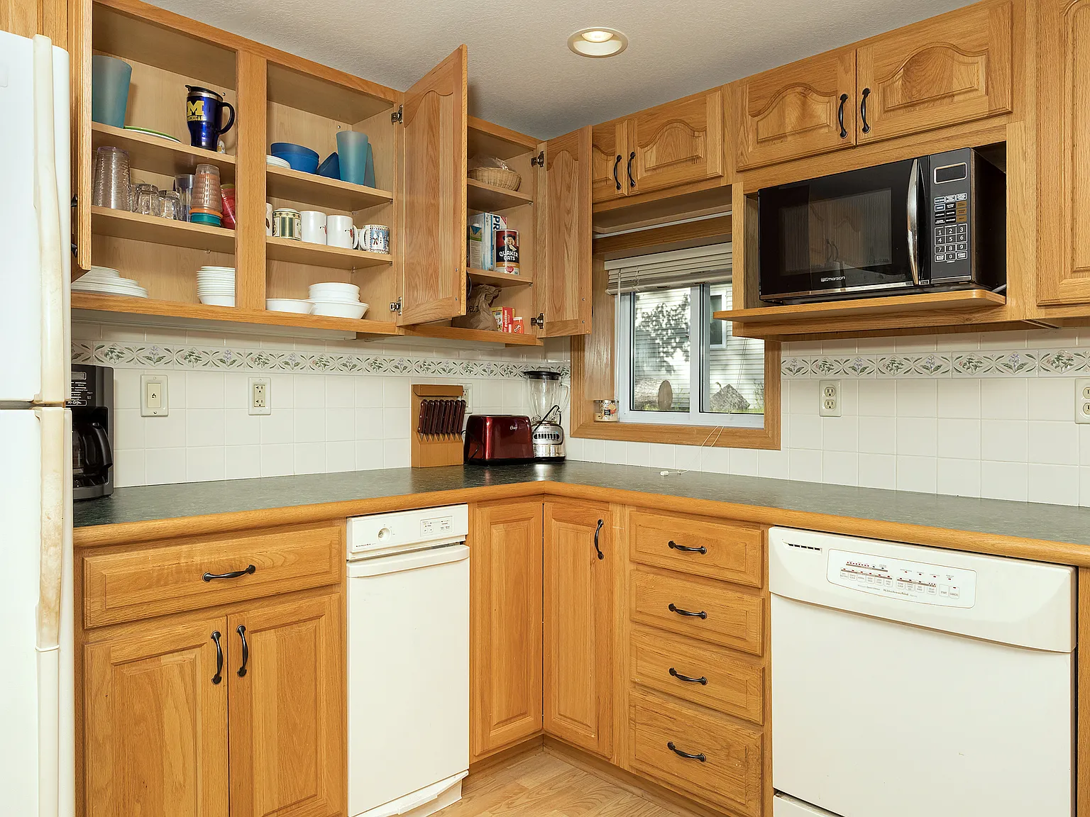 2 bed, 1398 sqft, $3,000 — Photo 4