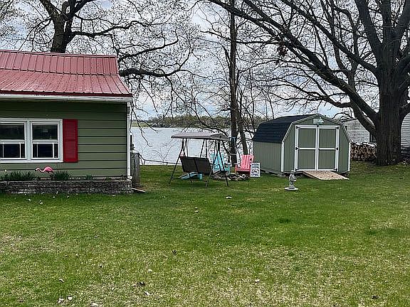 3rd image of 202 Tuttle Park Dr