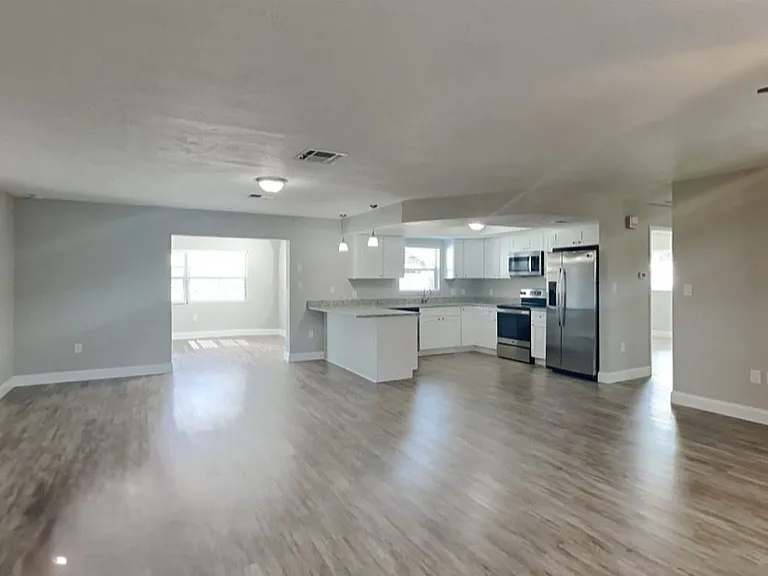 9005 Glen Moor Ln — Photo 5