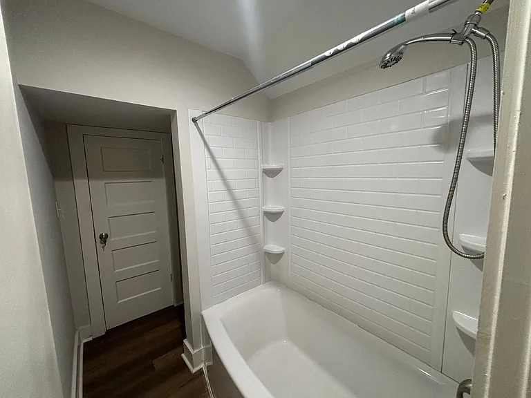 1298 Carr Ave — Photo 4