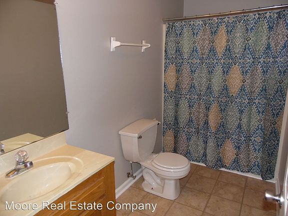 5th image of 1548 Diuguid Dr APT A