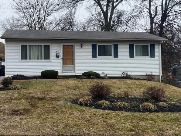 5142 Ville Donna Ln, Hazelwood, MO 63042