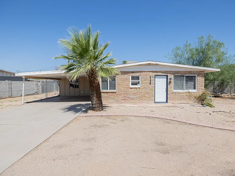 2130 W Cortez St — Photo 2