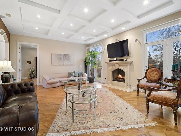3rd image of 1825 Thornwood Ln