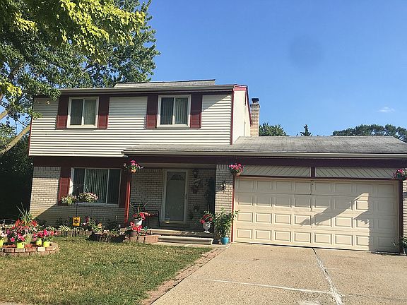 2nd image of 2716 Rainbow Dr