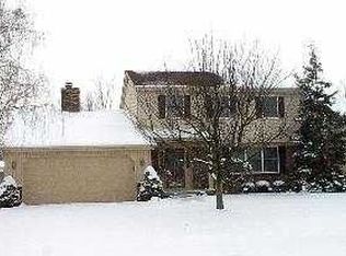 524 Thackeray Rd, Maumee, OH 43537