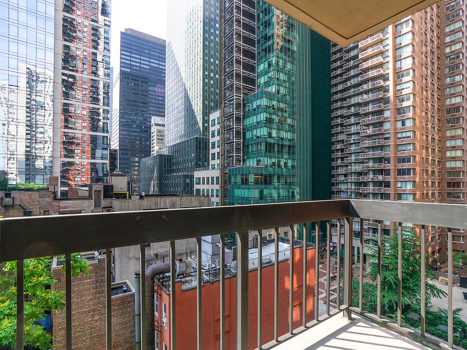 1st image of 250 E 40th St #8A3