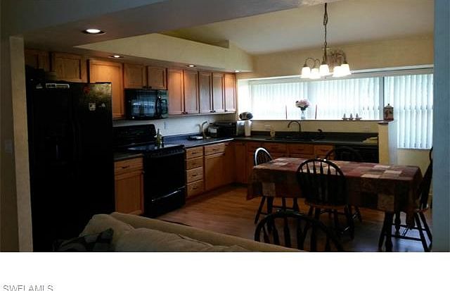 2nd image of 602 E 6th St