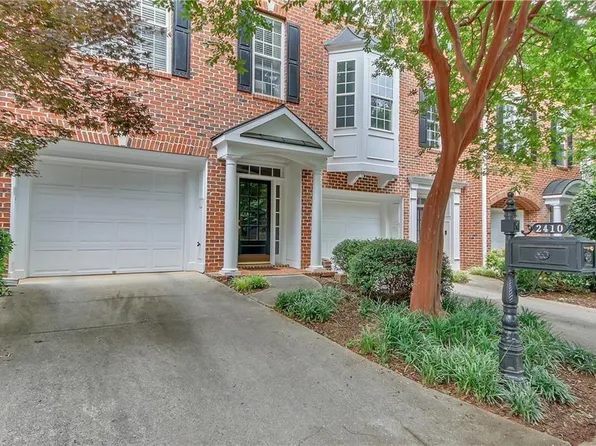 2410 Waters Edge Trl, Roswell, GA 30075
