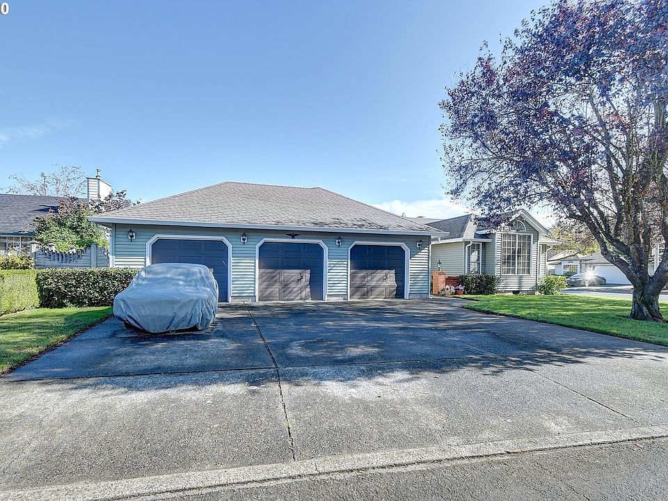 1st image of 701 NE 159th Ct