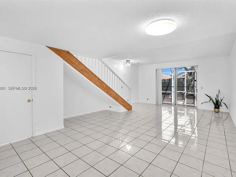 800 Sorrento Dr #2 — Photo 11