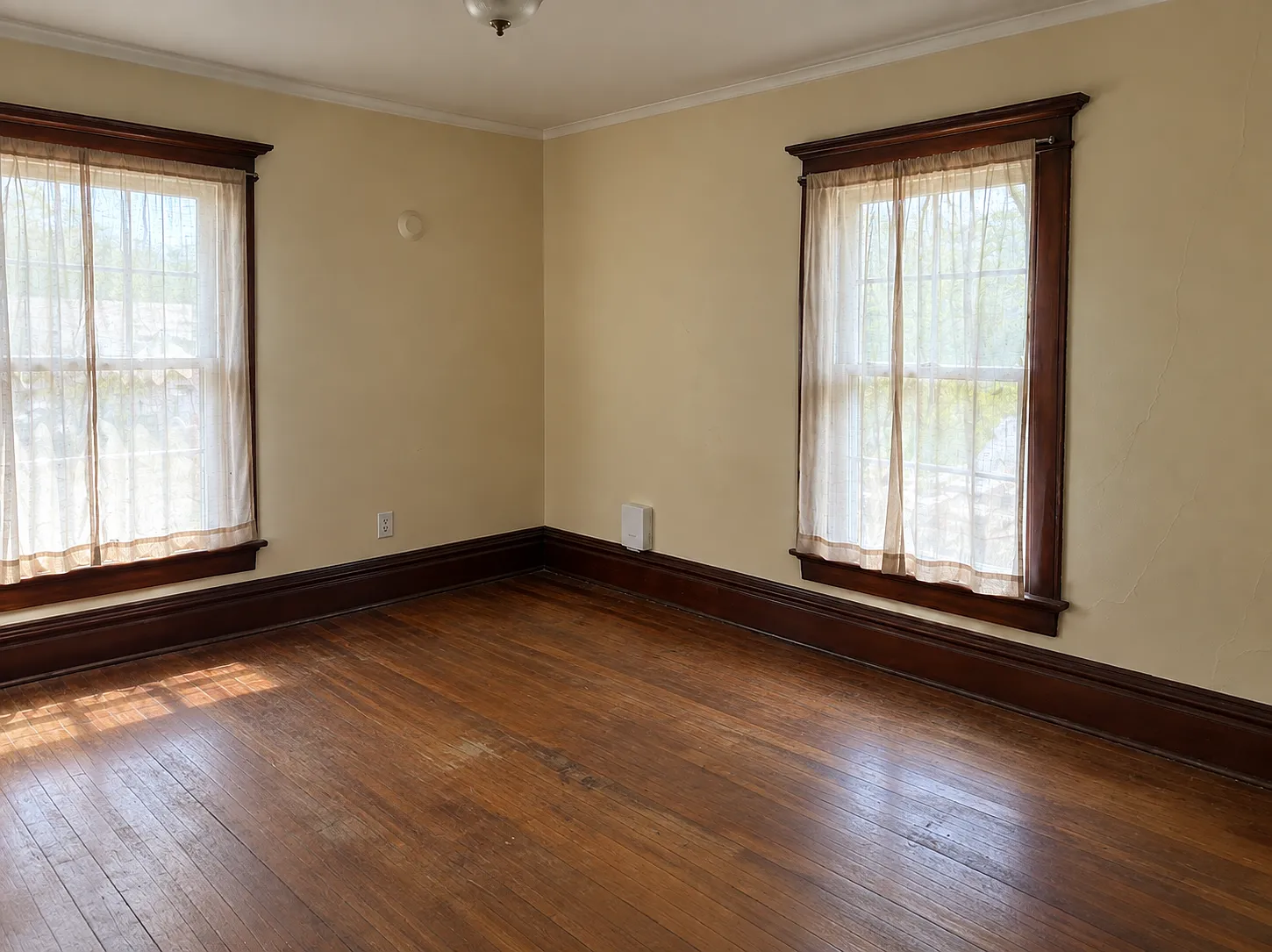 518 Locust St - 1/2 — Photo 4