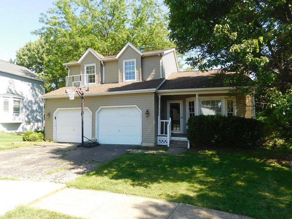 1st image of 495 Hillview St