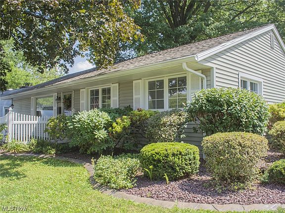 2nd image of 5121 Birchcrest Dr