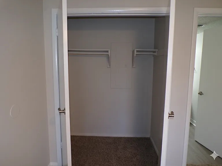Regency Point Luxury Apartments — Photo 122