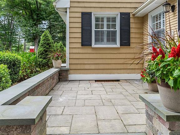 3rd image of 239 Oakwoods Dr