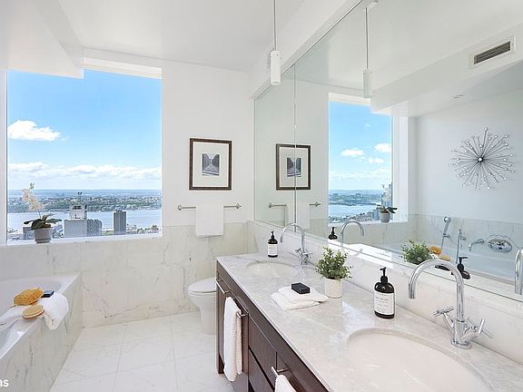 5th image of 230 W 56th St APT 61D