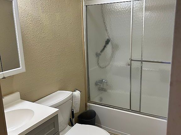 Full bathroom