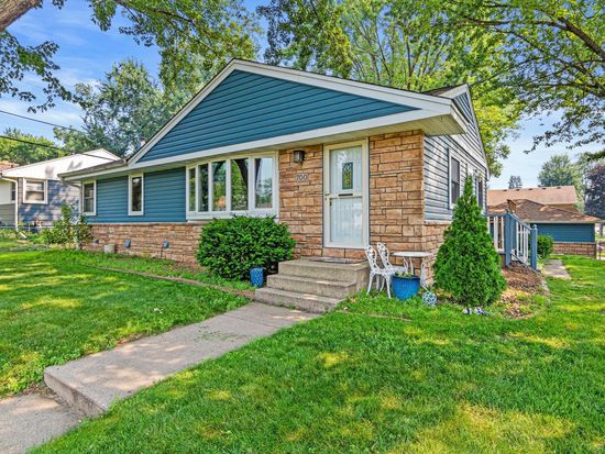 700 Pandora Dr NE, Fridley, MN 55432