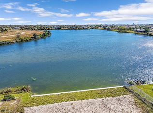 2017 NE 10th Pl, Cape Coral, FL 33909