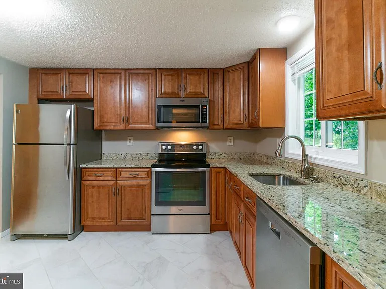 5906 Oak Leather Dr — Photo 11