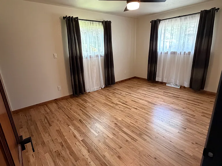 1428 Bellaire Dr — Photo 7