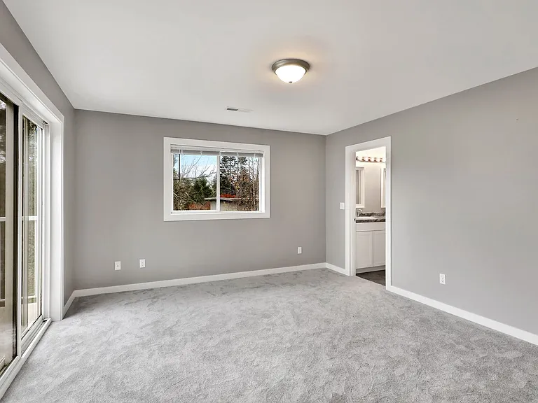 521 Main Pl — Photo 18