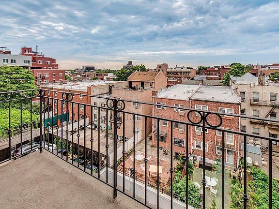 5th image of 2627 28th St APT 2A