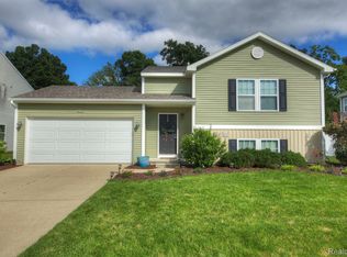 3704 Amber Oaks Dr, Howell, MI 48855