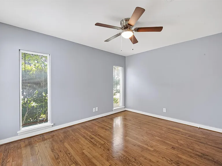 11226 Huggins Dr — Photo 31