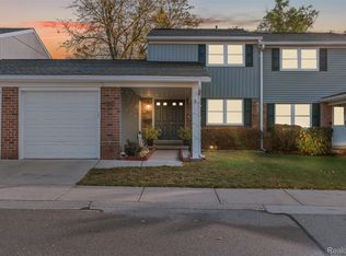 42258 Norwood Ct, Northville, MI