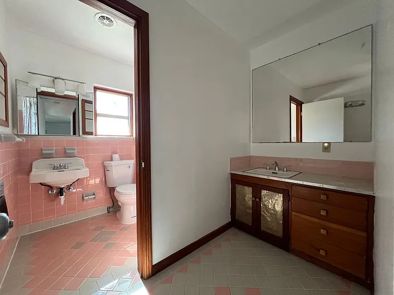 720 W Marion Ave — Photo 10