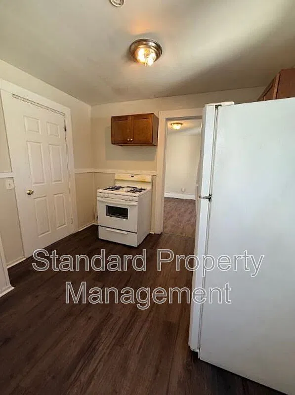 2 bed, 1.0 bath, $950 — Photo 3