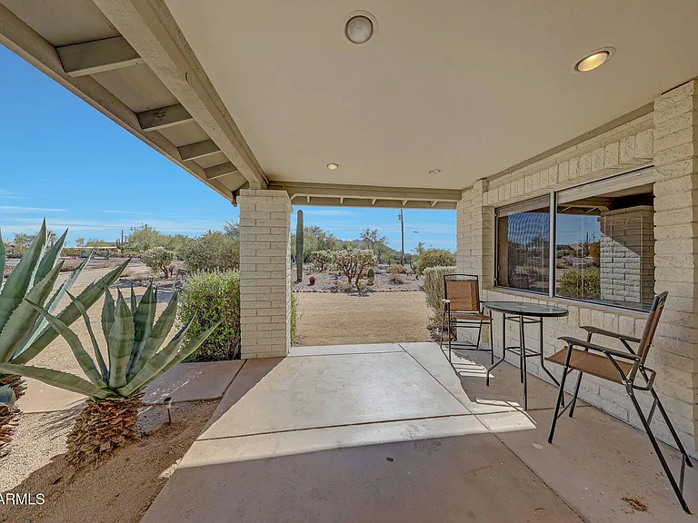 6914 E Highland Rd — Photo 3