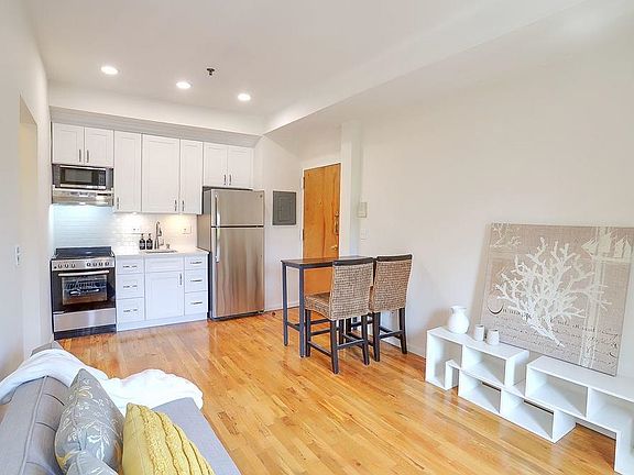 4th image of 11 Cuneo Pl APT 3B