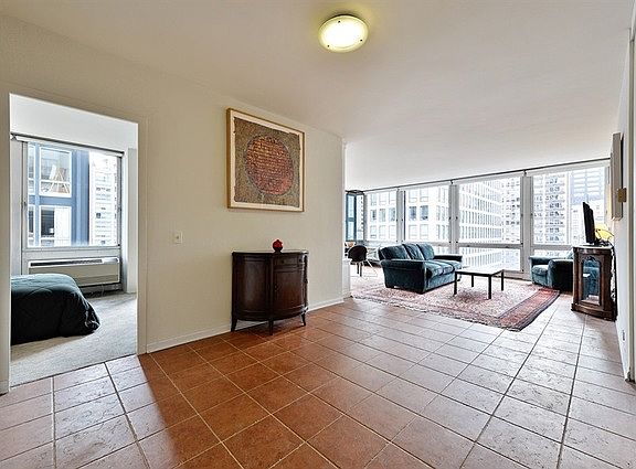 2nd image of 880 N Lake Shore Dr APT 11-H