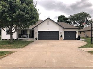 306 E Lakewood Ter, Silver Lake, KS 66539