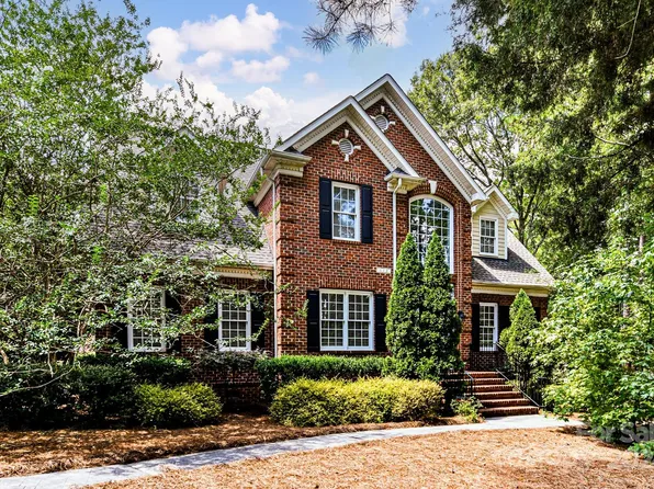 112 Brackenbury Ln, Charlotte, NC 28270
