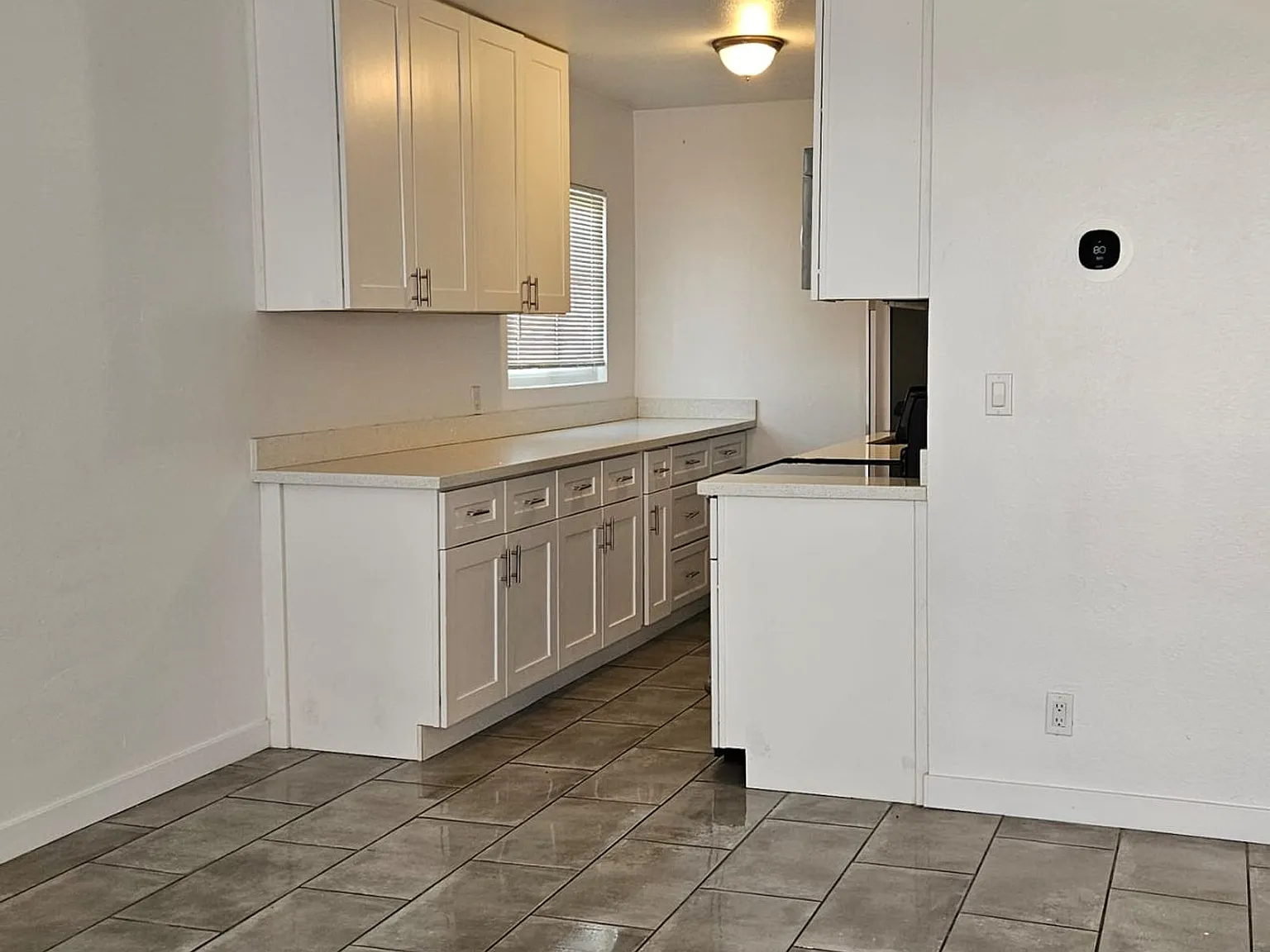 1 Bedroom apartment- Available now — Photo 4
