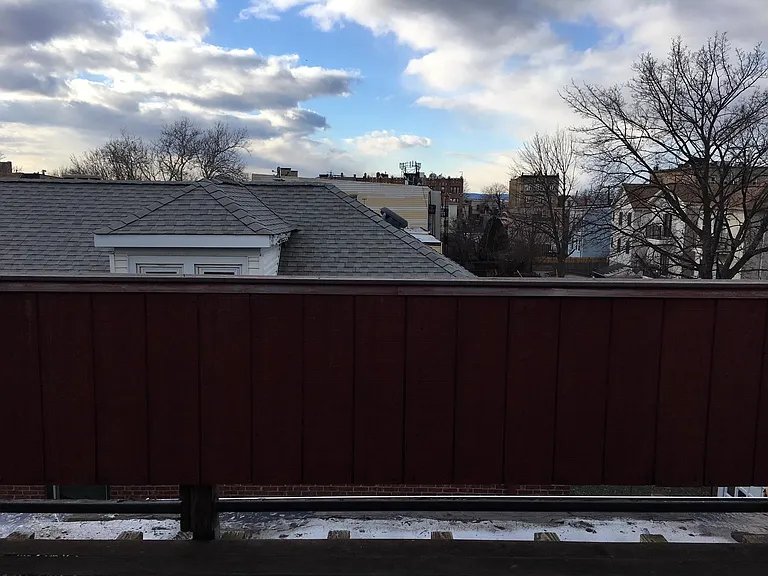 110 Thorne St #FRONT — Photo 10