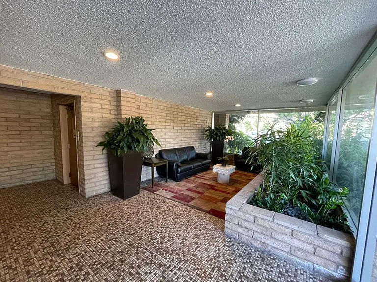 1400 Hopkins Ave #301 — Photo 2
