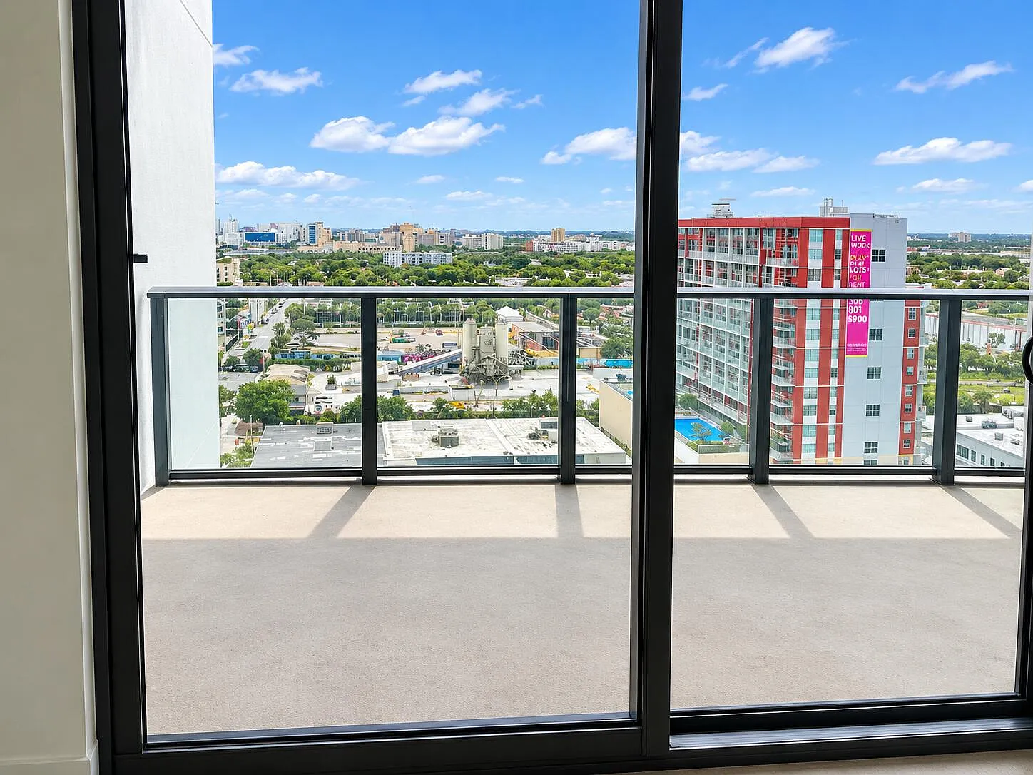 1 bed, 1.5 bath, 865 sqft, $3,100 — Photo 4