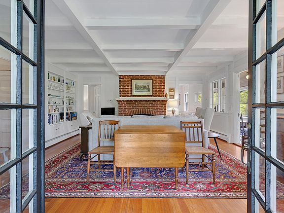 3rd image of 21 Quaker Road