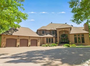 5624 Clubhouse Dr, Burlington, IA 52601
