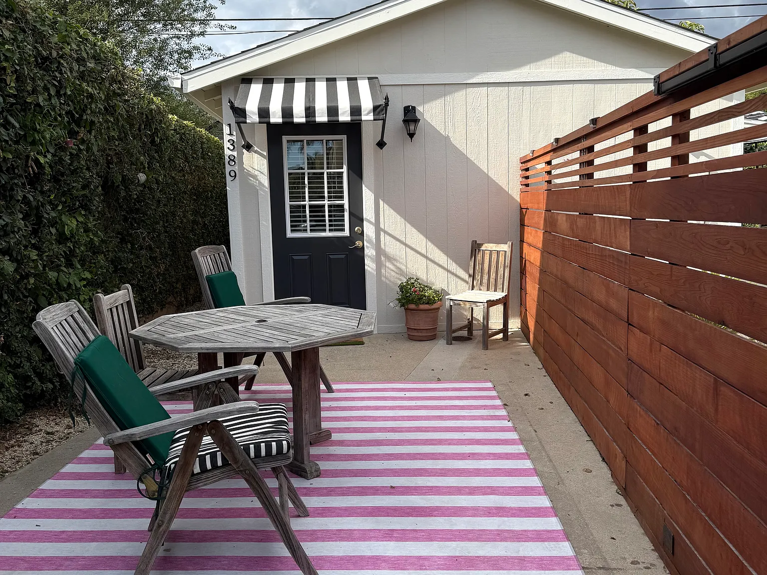 Studio, 350 sqft, $2,800 — Photo 1