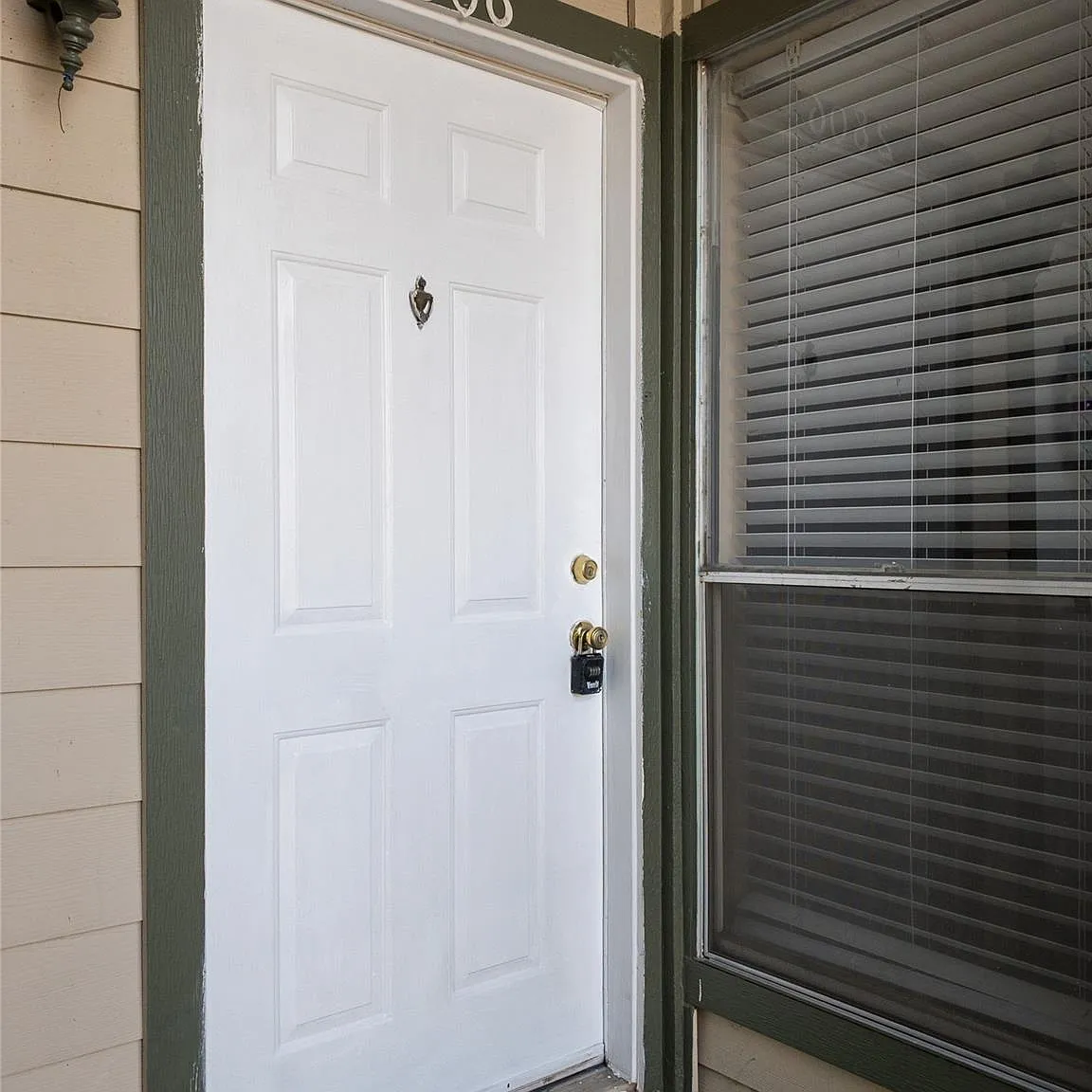 2 bed, 2.0 bath, 1016 sqft, $1,200 — Photo 1