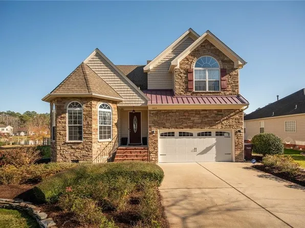 1405 Rotunda Ave, Chesapeake, VA 23323