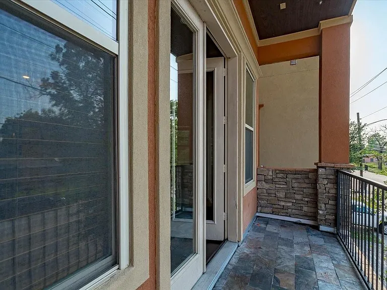 1520 Amundsen St — Photo 20